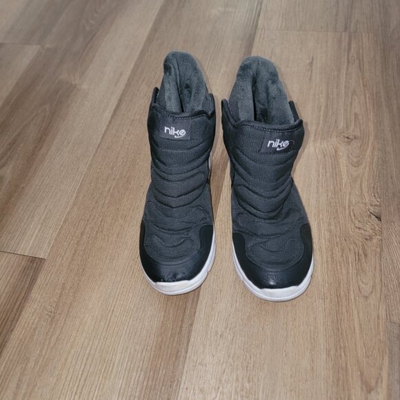 Nike Novice Boot TD 'Dark Smoke Grey size 1 youth - Picture 2 of 5